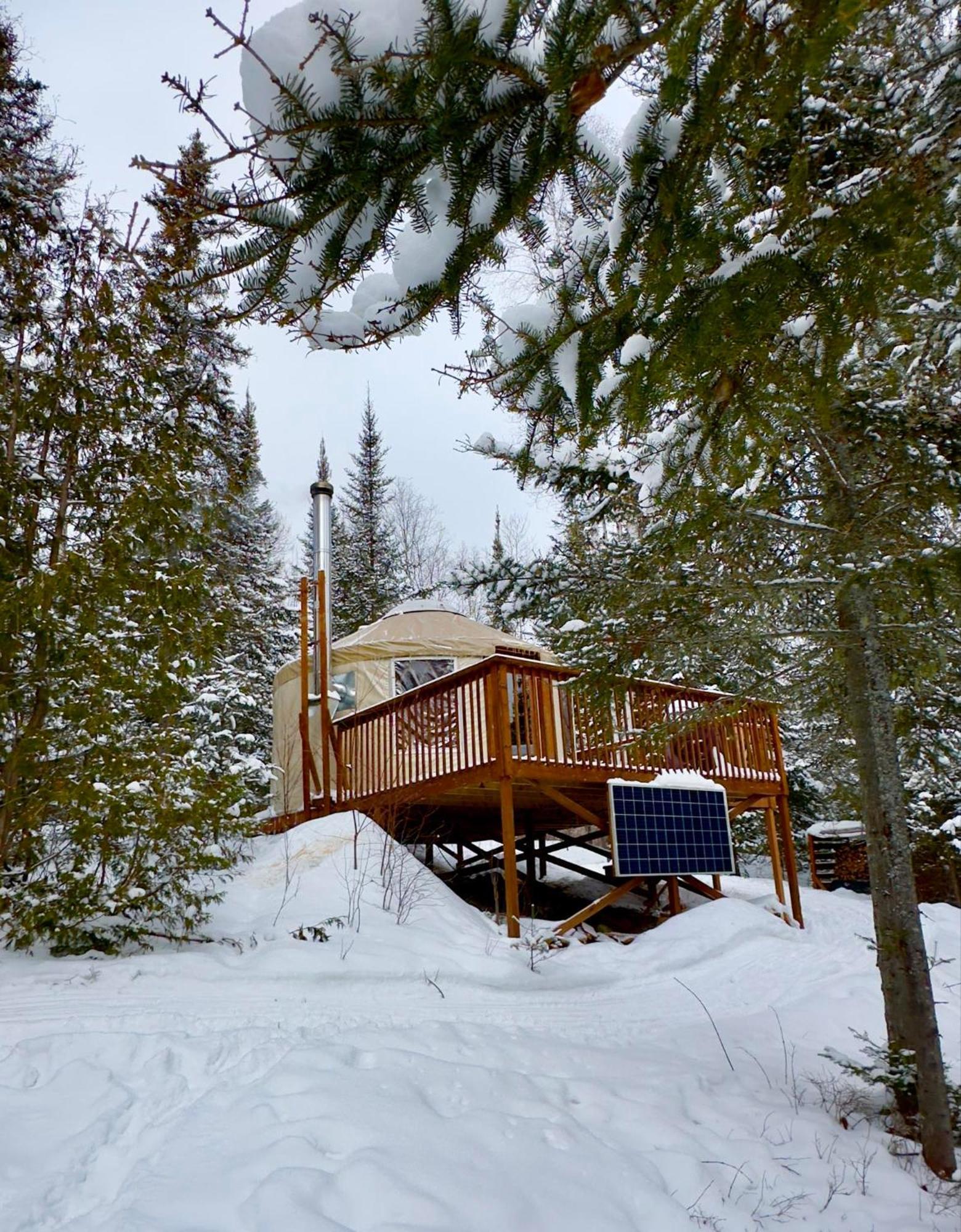 Les Racines Du P'Tit Isidore Rouyn-Noranda Exterior photo